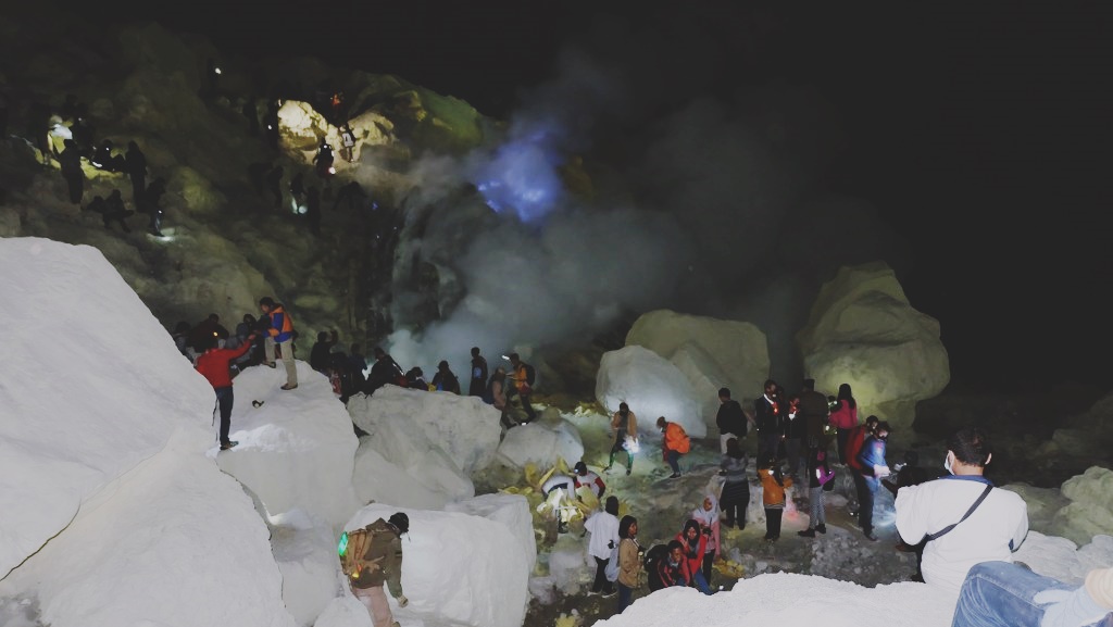 คาวาห์อีเจี้ยน อีเจี้ยน ภูเขาไฟ อินโด อินโดนีเซีย เทรคกิ้ง ปีนเขา เดินเขา เข้าป่า เที่ยวอินโด เที่ยวคนเดียว ท่องเที่ยว เดินทาง บล็อกเกอร์ท่องเที่ยว ผจญภัย wandermore