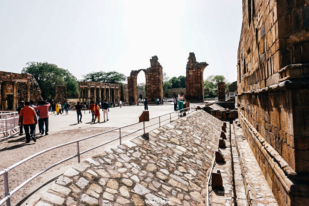 อินเดีย เที่ยวอินเดีย เที่ยวคนเดียว Qutub minar ท่องเที่ยว เดินทาง บล็อกเกอร์ท่องเที่ยว ผจญภัย 