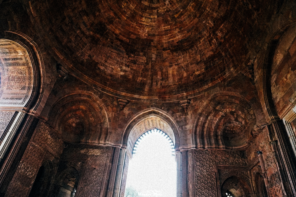 อินเดีย เที่ยวอินเดีย เที่ยวคนเดียว Qutub minar ท่องเที่ยว เดินทาง บล็อกเกอร์ท่องเที่ยว ผจญภัย 