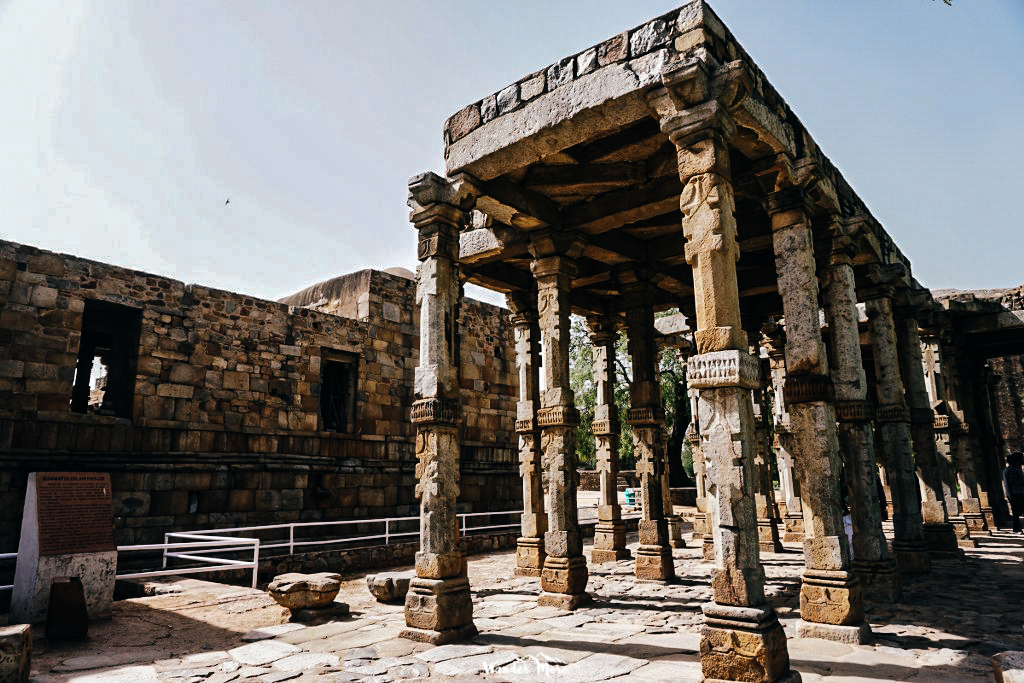 อินเดีย เที่ยวอินเดีย เที่ยวคนเดียว Qutub minar ท่องเที่ยว เดินทาง บล็อกเกอร์ท่องเที่ยว ผจญภัย