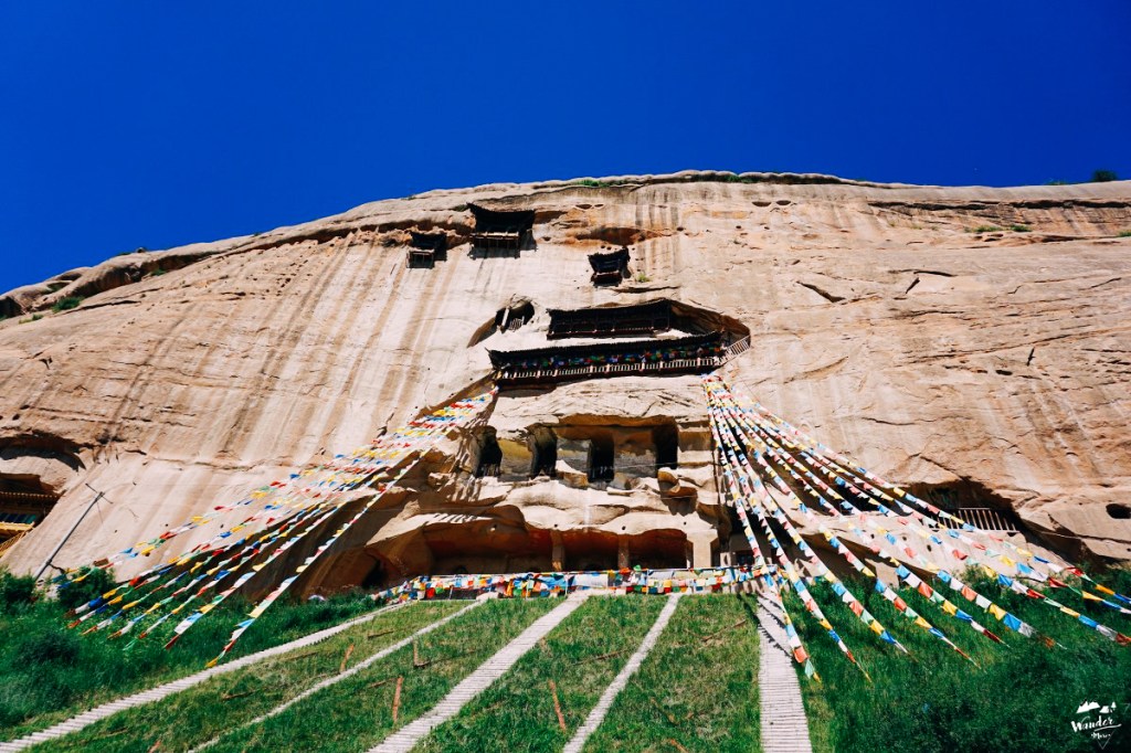 Mati: ปีนชมวัดโบราณในถ้ำโพรงหิน กับตำนานเทพนิยายพื้นบ้าน