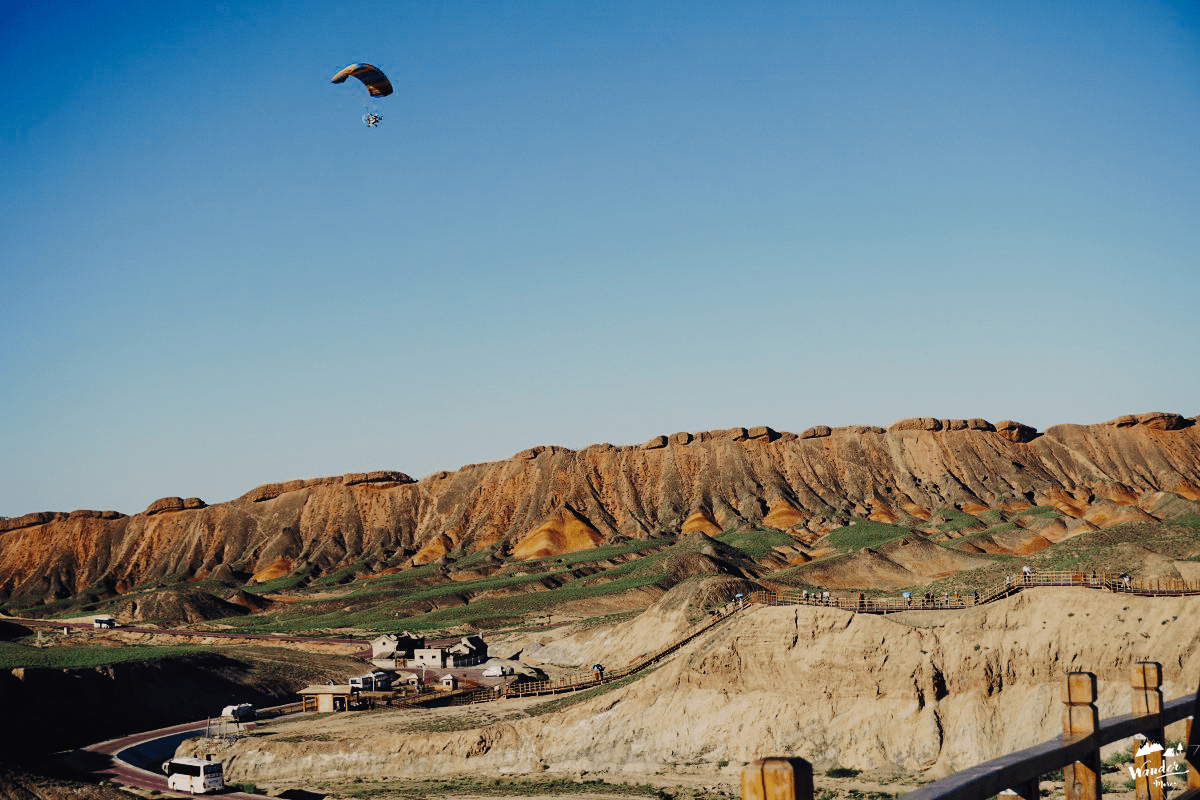 DSC05932_1200_800-8_logo