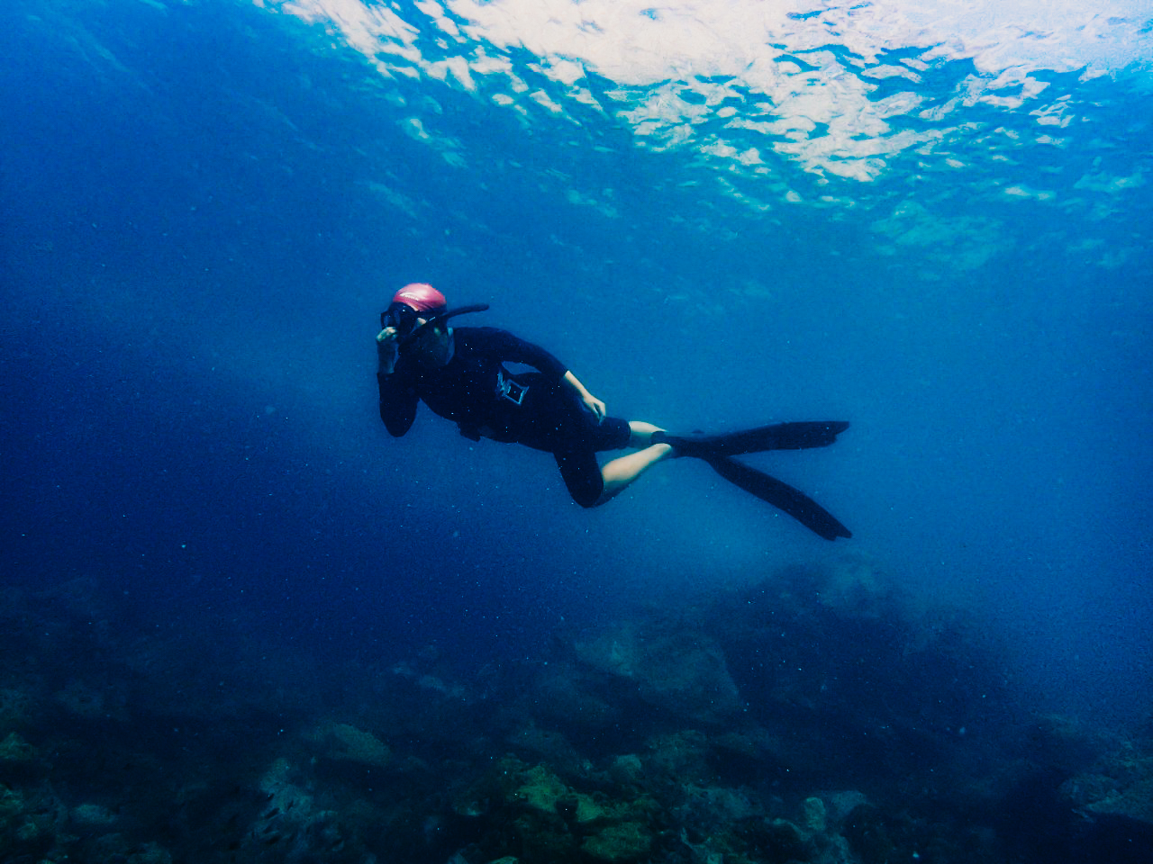 เที่ยวคนเดียว, บล็อกเกอร์ท่องเที่ยว, บล็อกเกอร์สาว, ท่องเที่ยว, ผจญภัย, ลุยเดี่ยว, บล็อกเกอร์สายเที่ยว, เทรคกิ้ง, ปีนเขา, ดำน้ำ, ฟรีไดฟ์, ร้านฟรีไดฟ์, ร้านขายอุปกรณ์ดำน้ำ, กรุงเทพ, ฟินฟรีไดฟ์, freediving, freediver, เรียนดำน้ำ, sea, ฟรีไดร์ฟ, เที่ยว, seamastermind, wandermore, ดำน้ำ, แสมสาร