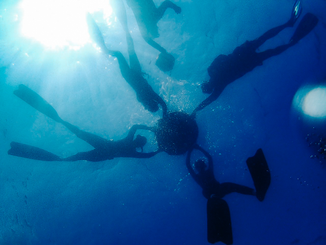 เที่ยวคนเดียว, บล็อกเกอร์ท่องเที่ยว, บล็อกเกอร์สาว, ท่องเที่ยว, ผจญภัย, ลุยเดี่ยว, บล็อกเกอร์สายเที่ยว, เทรคกิ้ง, ปีนเขา, ดำน้ำ, ฟรีไดฟ์, ร้านฟรีไดฟ์, ร้านขายอุปกรณ์ดำน้ำ, กรุงเทพ, ฟินฟรีไดฟ์, freediving, freediver, เรียนดำน้ำ, sea, ฟรีไดร์ฟ, เที่ยว, seamastermind, wandermore, ดำน้ำ, แสมสาร