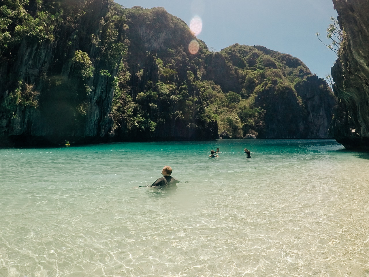 ฟิลิปปินส์, el nido, palawan, เที่ยว, เที่ยวคนเดียว, บล็อกเกอร์ท่องเที่ยว, บล็อกเกอร์สาว, ท่องเที่ยว, ผจญภัย, ลุยเดี่ยว, บล็อกเกอร์สายเที่ยว, เทรคกิ้ง, ปีนเขา, ดำน้ำ, ฟรีไดฟ์, ร้านฟรีไดฟ์, ร้านขายอุปกรณ์ดำน้ำ, กรุงเทพ, ฟินฟรีไดฟ์