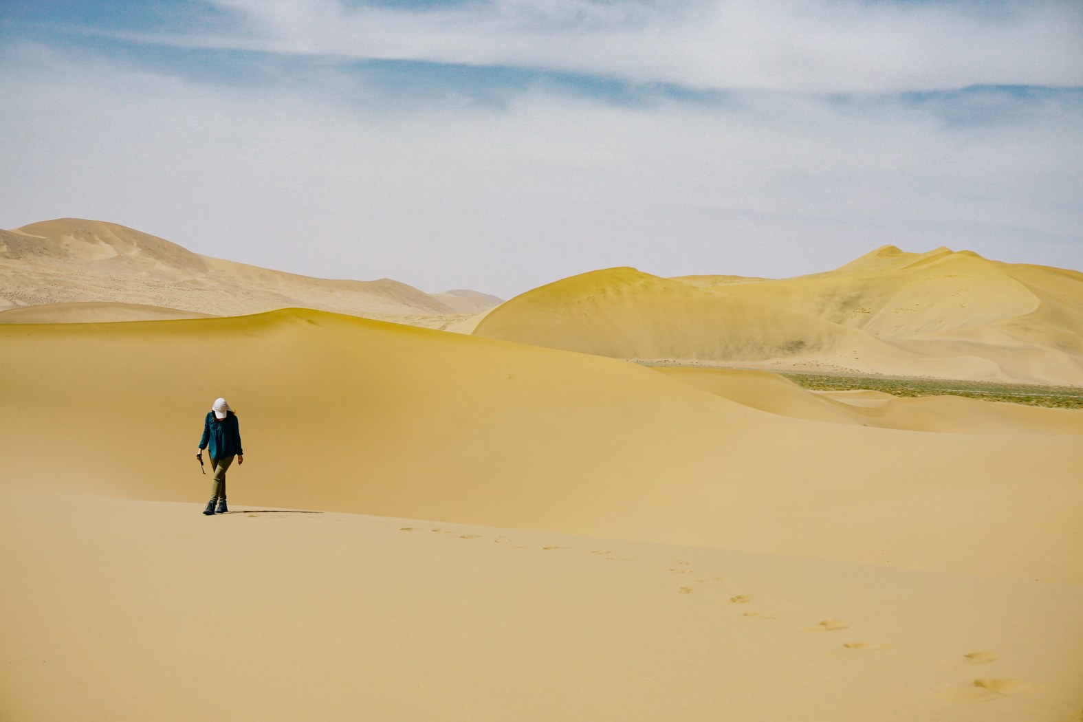 เที่ยว, จีน, ทะเลทราย, เที่ยวคนเดียว, เที่ยวคนเดียว, บล็อกเกอร์ท่องเที่ยว, บล็อกเกอร์สาว, ท่องเที่ยว, ผจญภัย, ลุยเดี่ยว, บล็อกเกอร์สายเที่ยว, เทรคกิ้ง, ปีนเขา, ดำน้ำ, ฟรีไดฟ์, ร้านฟรีไดฟ์, ร้านขายอุปกรณ์ดำน้ำ, กรุงเทพ, ฟินฟรีไดฟ์