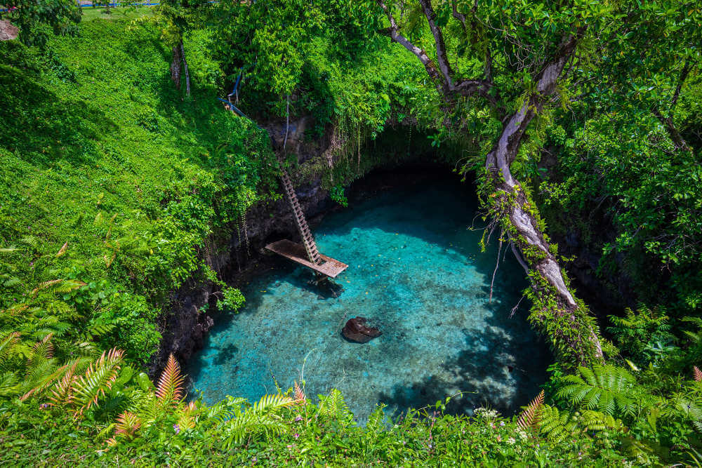 Samoa-Upolu-To-Sua-ocean-trench_oceanie-expert