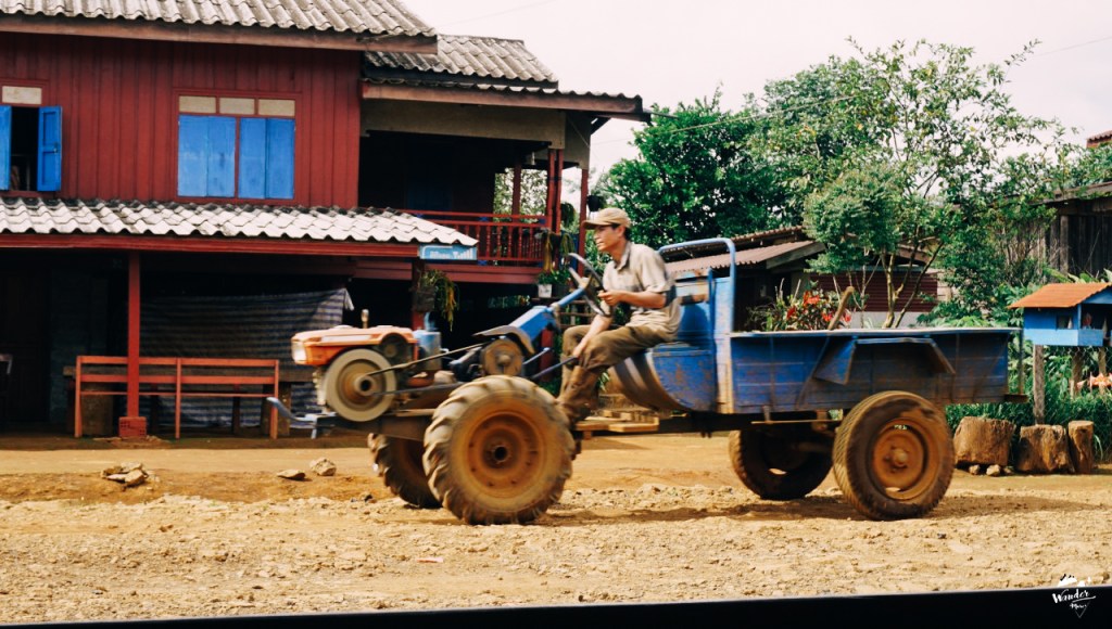 ลาวใต้, ที่ราบสูงโบโลเวน, เที่ยวคนเดียว, ไปเอง, เดินป่า