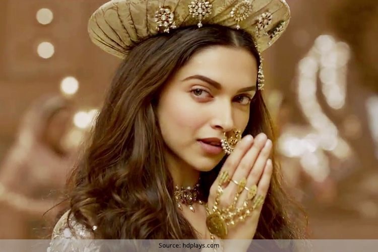 deepika-padukone-in-bajirao-mastani-look