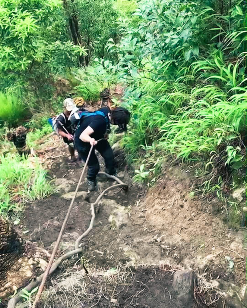 ปีนลงจากดอยมะม่วงสามหมื่น