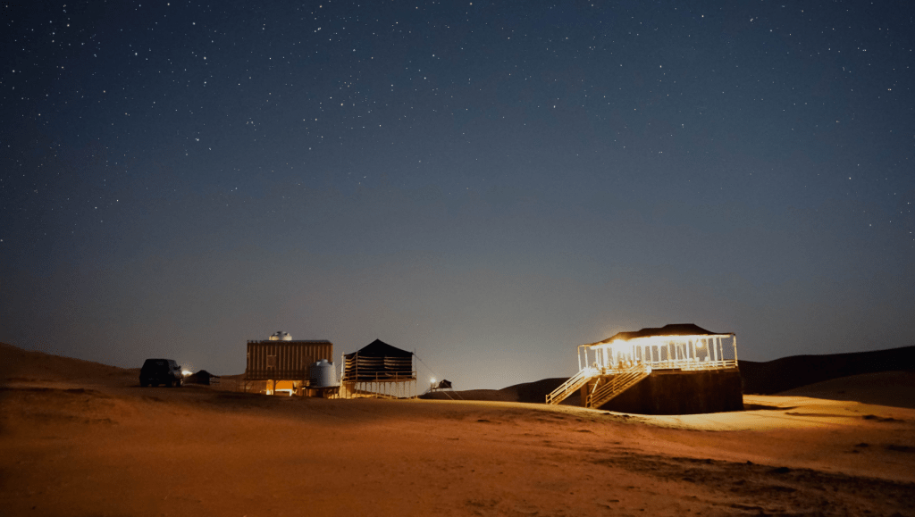 เที่ยวโอมาน: นอนนับดาวกลางทะเลทราย ฟีลแคมป์บนดาวอังคาร