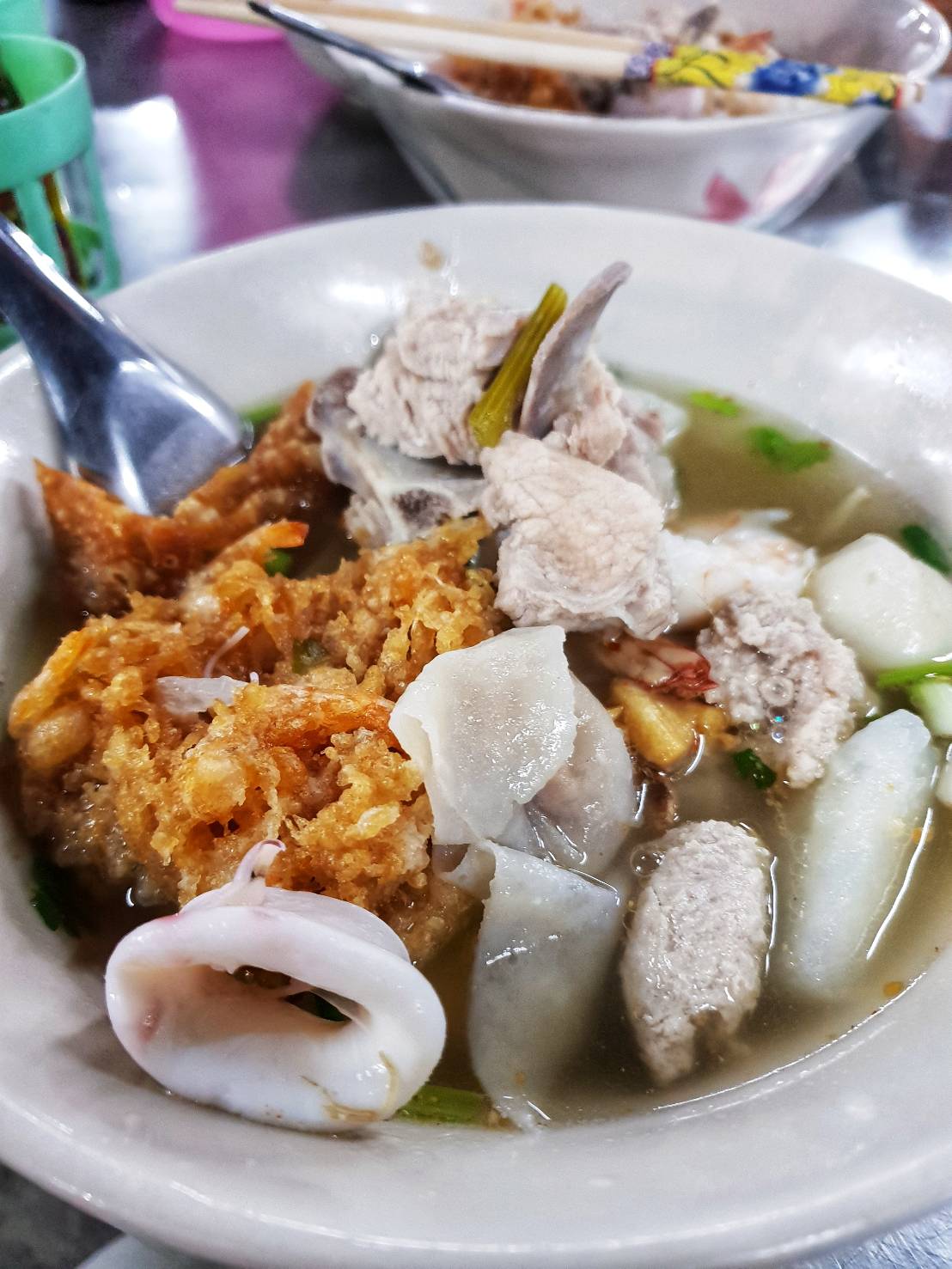 ร้านอร่อย สุราษฎร์ธานี ก๋วยเตี๋ยวท่าเรือ ริมแม่น้ำตาปี