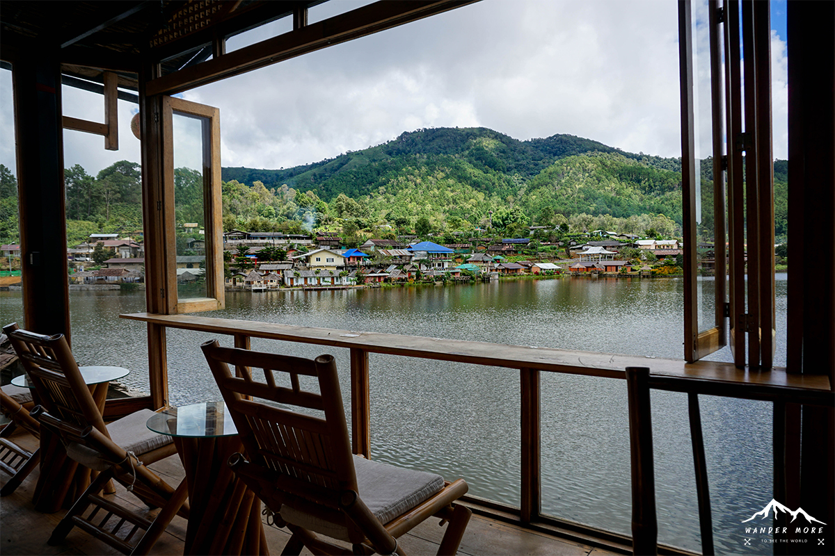 ร้านกาแฟ, หมู่บ้านรักไทย, แม่ฮ่องสอน, ลีไวน์รักไทย, ที่เที่ยวแม่ฮ่องสอน, เที่ยวคนเดียว