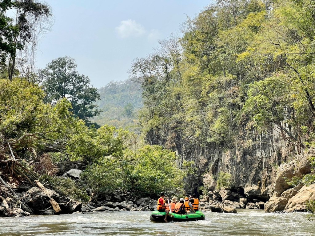 ล่องแก่งน้ำตกทีลอเล