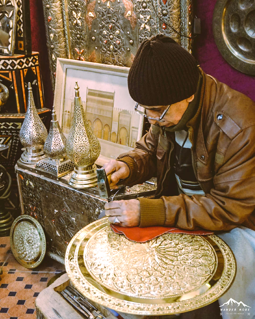 ช่างฝีมือ ทองเหลือง ในเมือง Fez morocco