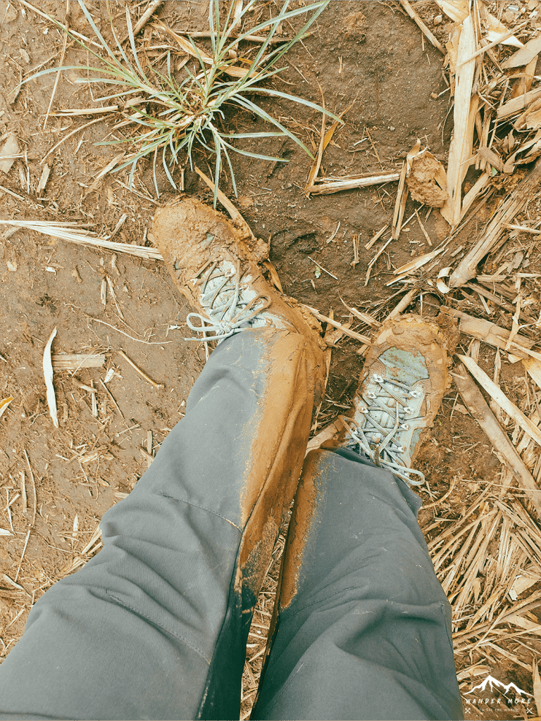 รองเท้าเดินป่า เส้นทางน้ำตกเปรโต๊ะลอซู