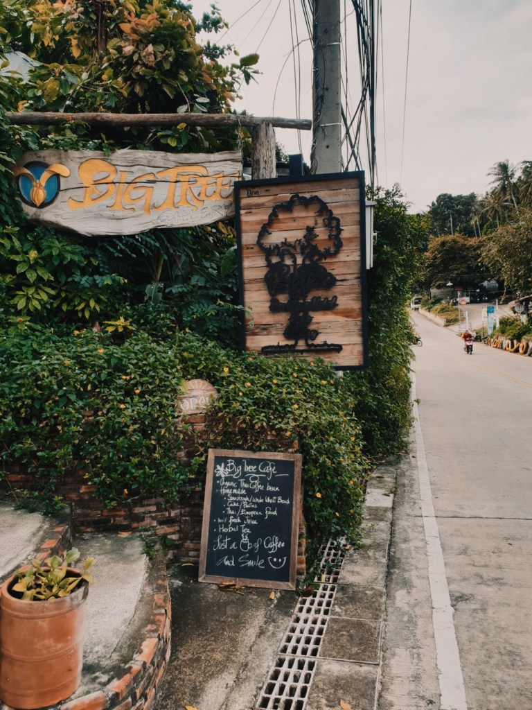 ที่พักเกาะเต่า มินิมอล big tree ร้านกาแฟเกาะเต่า