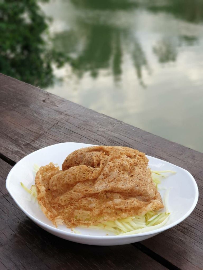 ยำปลาดุกฟู ร้านแลเลสิชล